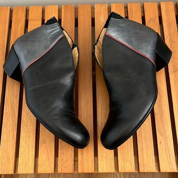Tape Artisan booties color block silver black and red size 39 / 8 fits like 7.5 - Picture 1 of 9